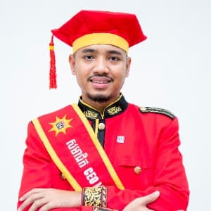 លោក សាក់ ប្រុសពៅ
